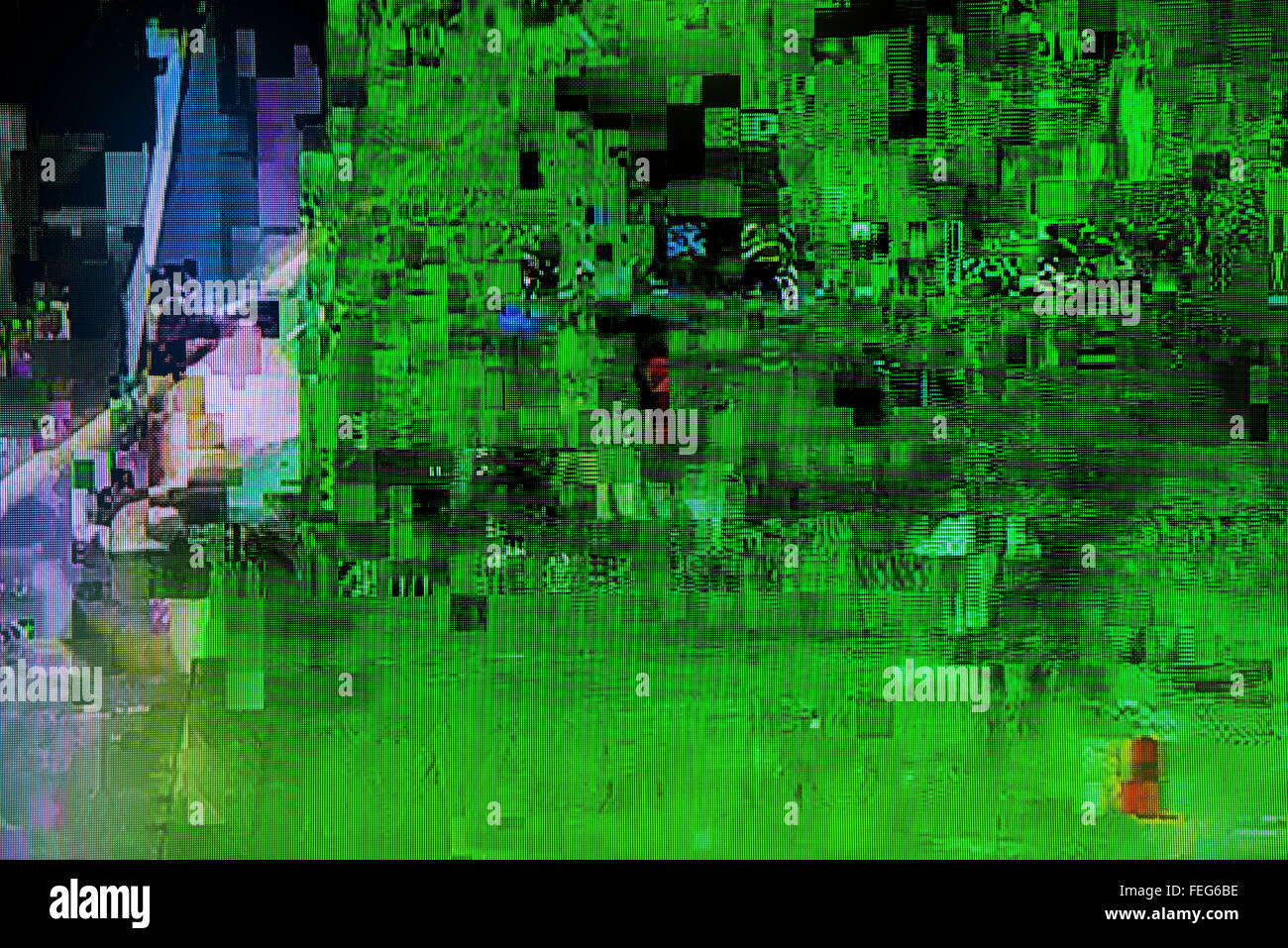 Verschlüsselten Kabel-TV ausgestrahlt, Signal, TV Bildschirm Display digital Glitch, TV-Ausfall, digitale Artefakte auf high-definition Stockfoto