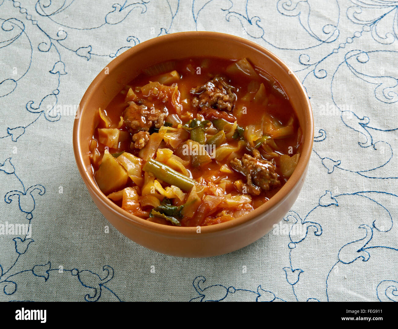 Putenhackfleisch und Kohl Eintopf. Nahaufnahme Stockfoto