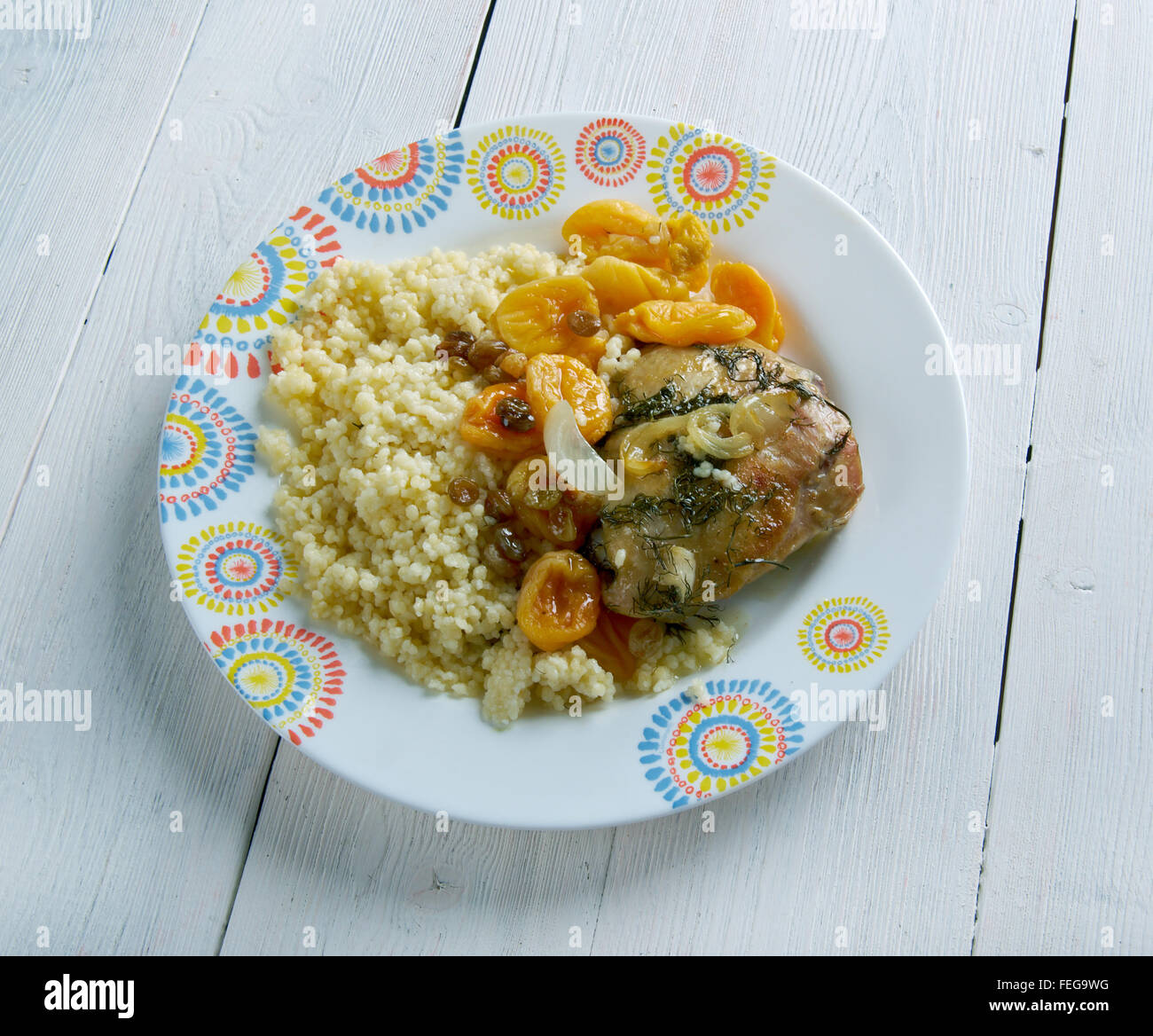 Aprikose und Mandel-Tajine - marokkanische Hühnchen-Tajine mit ...