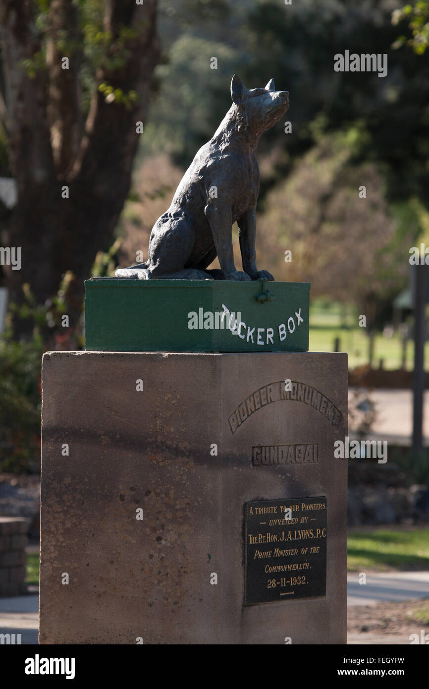 Statue des Hundes auf Tuckerbox bei Schlange Gully, fünf Meilen von Gundagai NSW Australia Stockfoto