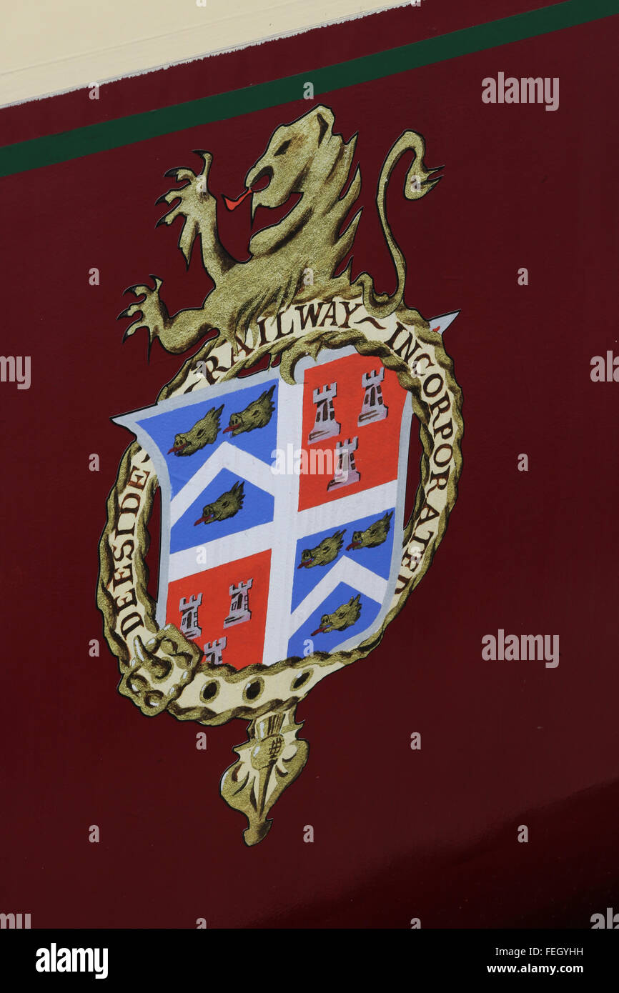 Emblem für wiedereröffneten Abschnitt der Royal Deeside Railway im Milton Crathes Besucherzentrum, Aberdeenshire, Schottland, Großbritannien Stockfoto