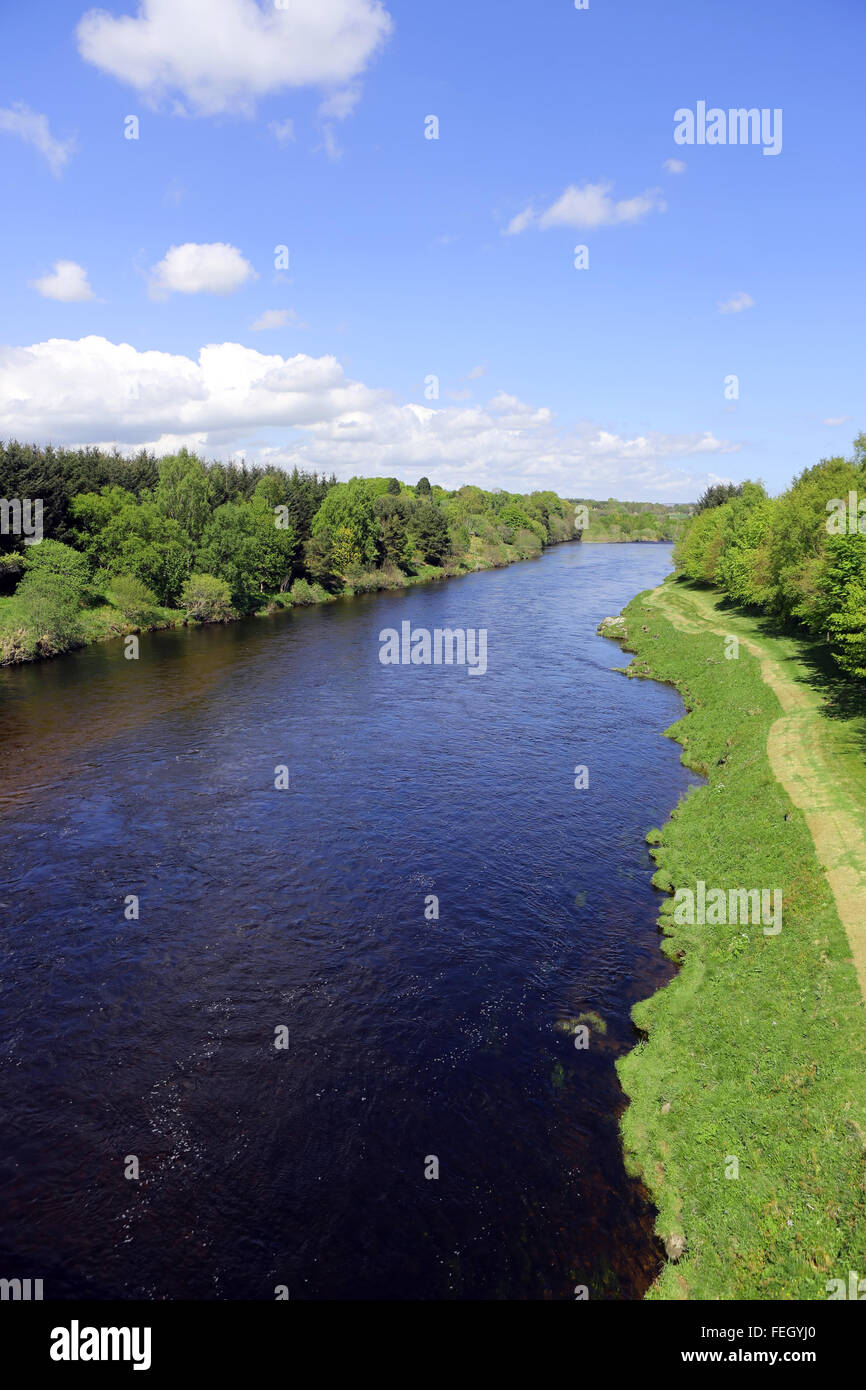 Der Fluss Dee, Aberdeenshire, Schottland, Vereinigtes Königreich, bekannt für seine Lachsfischen Stockfoto