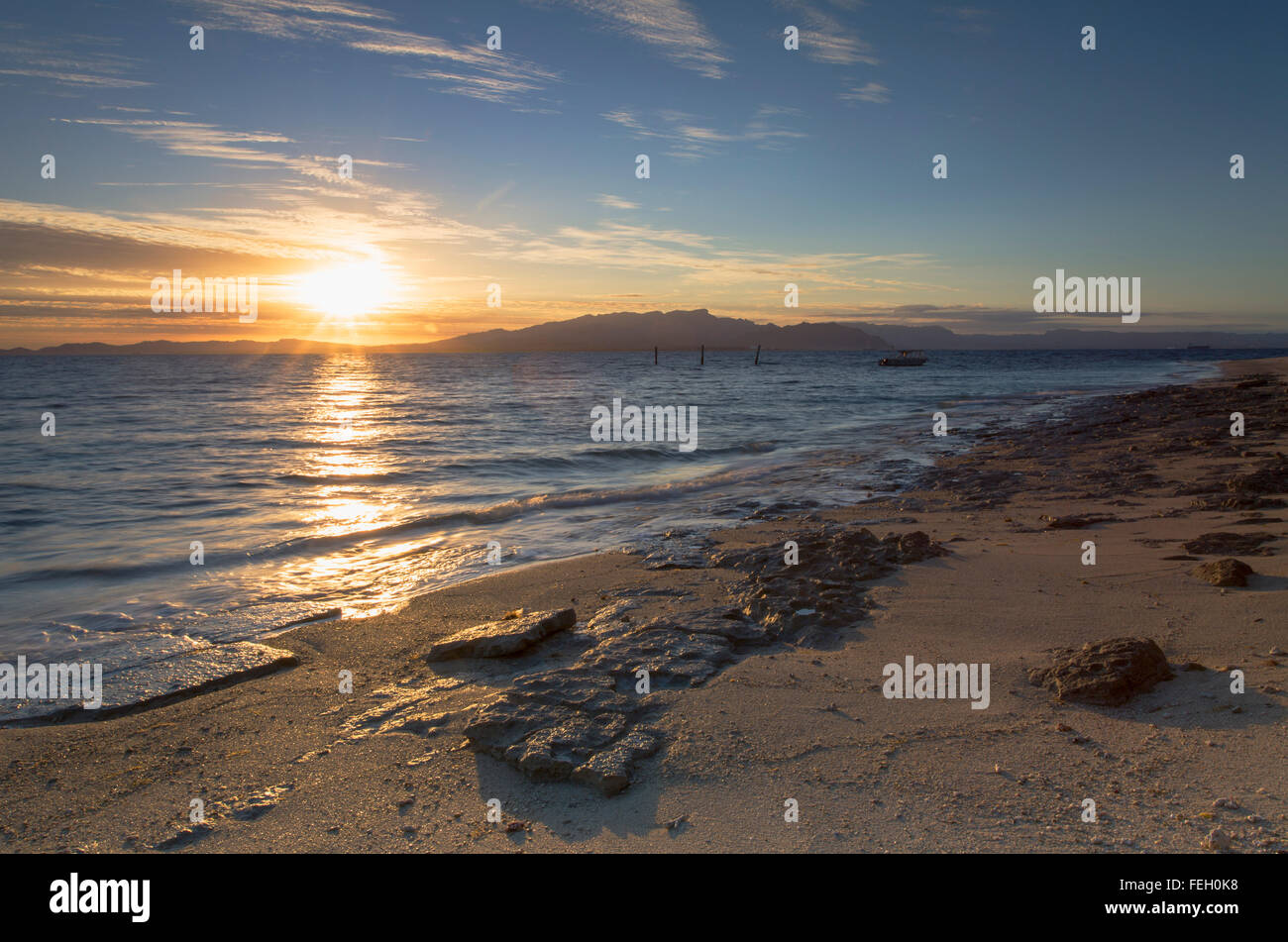Strand am Bounty Island bei Sonnenaufgang, Mamanuca Inseln, Fidschi Stockfoto