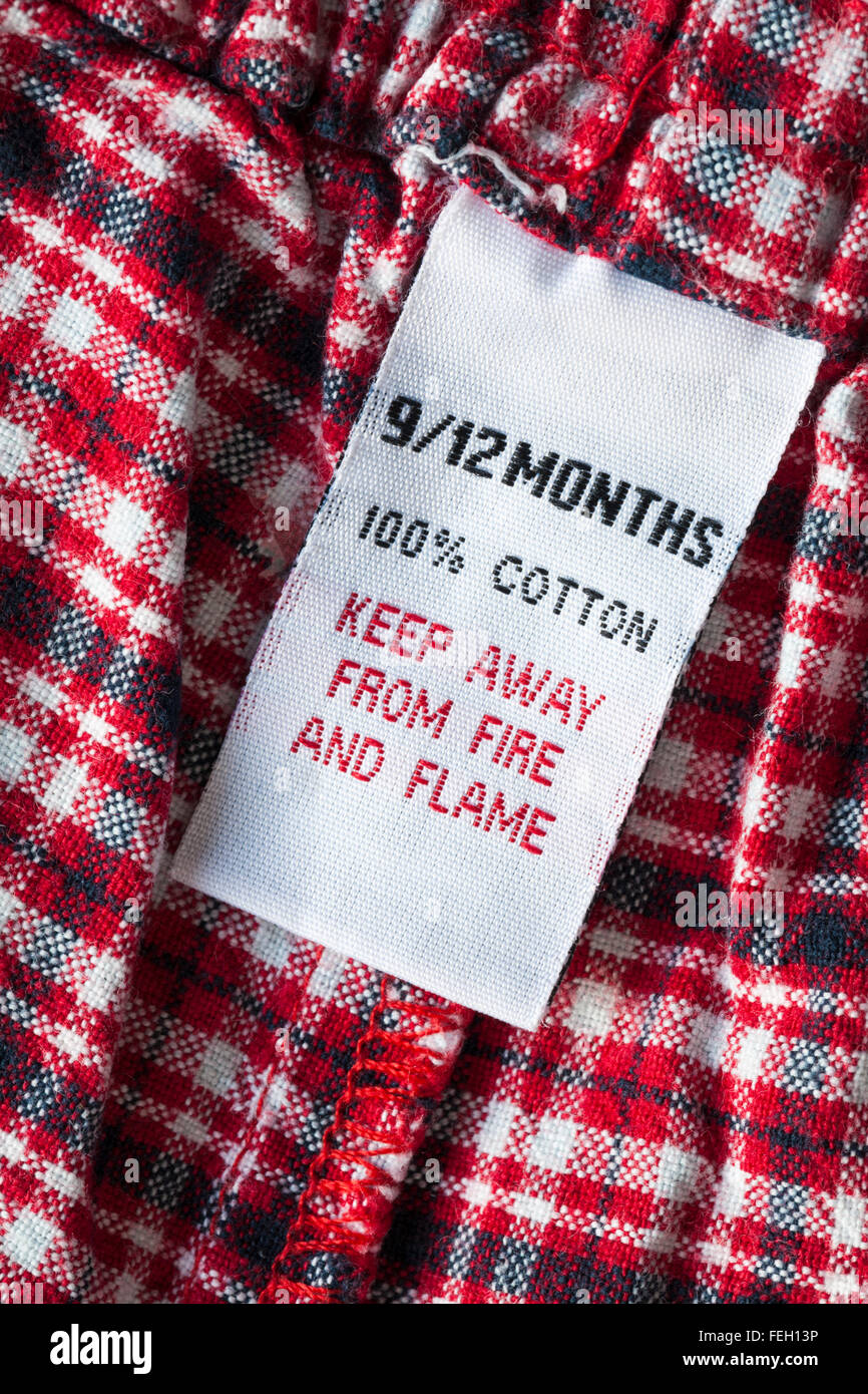 Fern von Feuer und Flamme-Label in 100 % Baumwolle Kleidungsstück für 9/12 Monate Stockfoto
