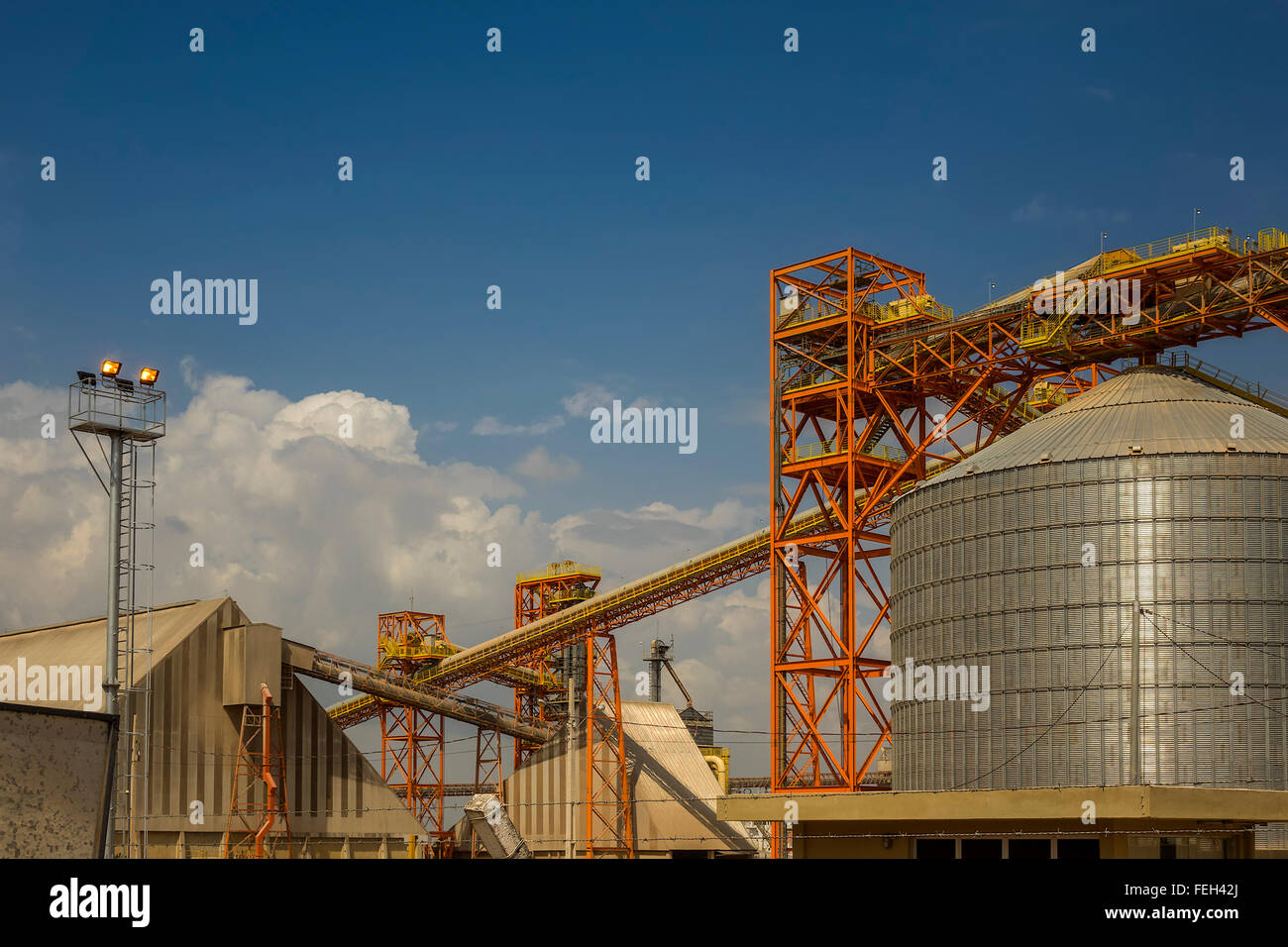 Teil von Soja Bohnen Schiff Liefersystem Santarem, Brasilien Stockfoto