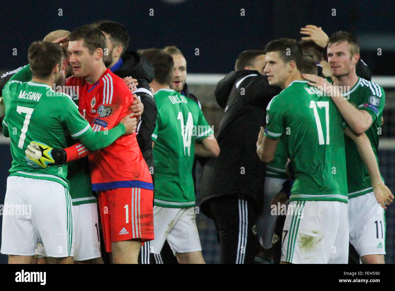 8. Oktober 2015 - Euro 2016-Qualifikation - Gruppe F - Nordirland 3 Griechenland 1. Nordirland-Spieler feiern, nachdem ihr Land für die Euro-Endrunde, zum ersten Mal in qualifiziert seiner "Geschichte. Stockfoto