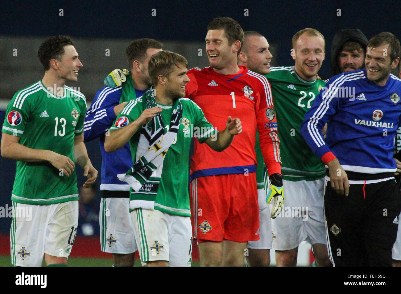 8. Oktober 2015 - Euro 2016-Qualifikation - Gruppe F - Nordirland 3 Griechenland 1. Nordirland-Spieler feiern, nachdem ihr Land für die Euro-Endrunde, zum ersten Mal in qualifiziert seiner "Geschichte. Stockfoto