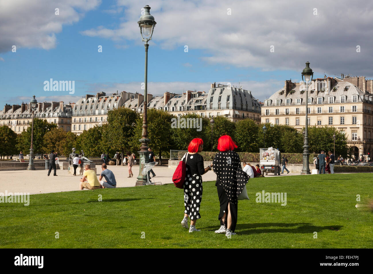 rote behaarte Frauen in Paris, Frankreich Stockfoto