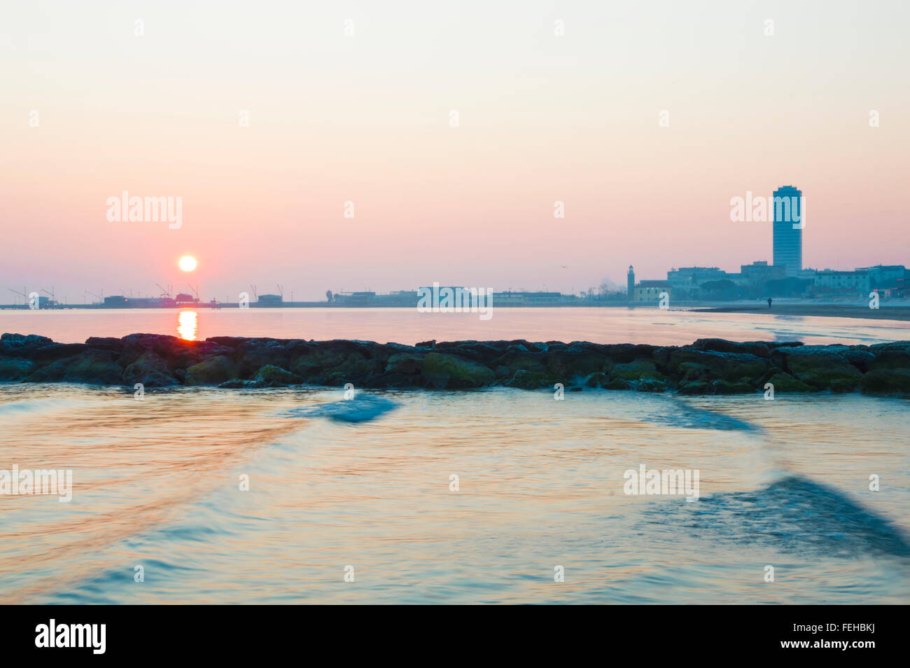 Skyline in der Morgendämmerung Stockfoto