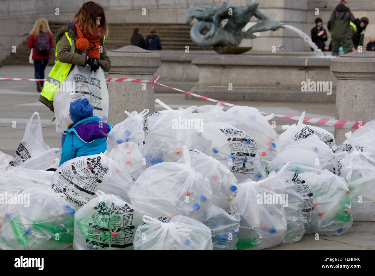 Der Bau der Plastikflasche Anzeige bei Lumiere "Kunststoff-Insel" Stockfoto