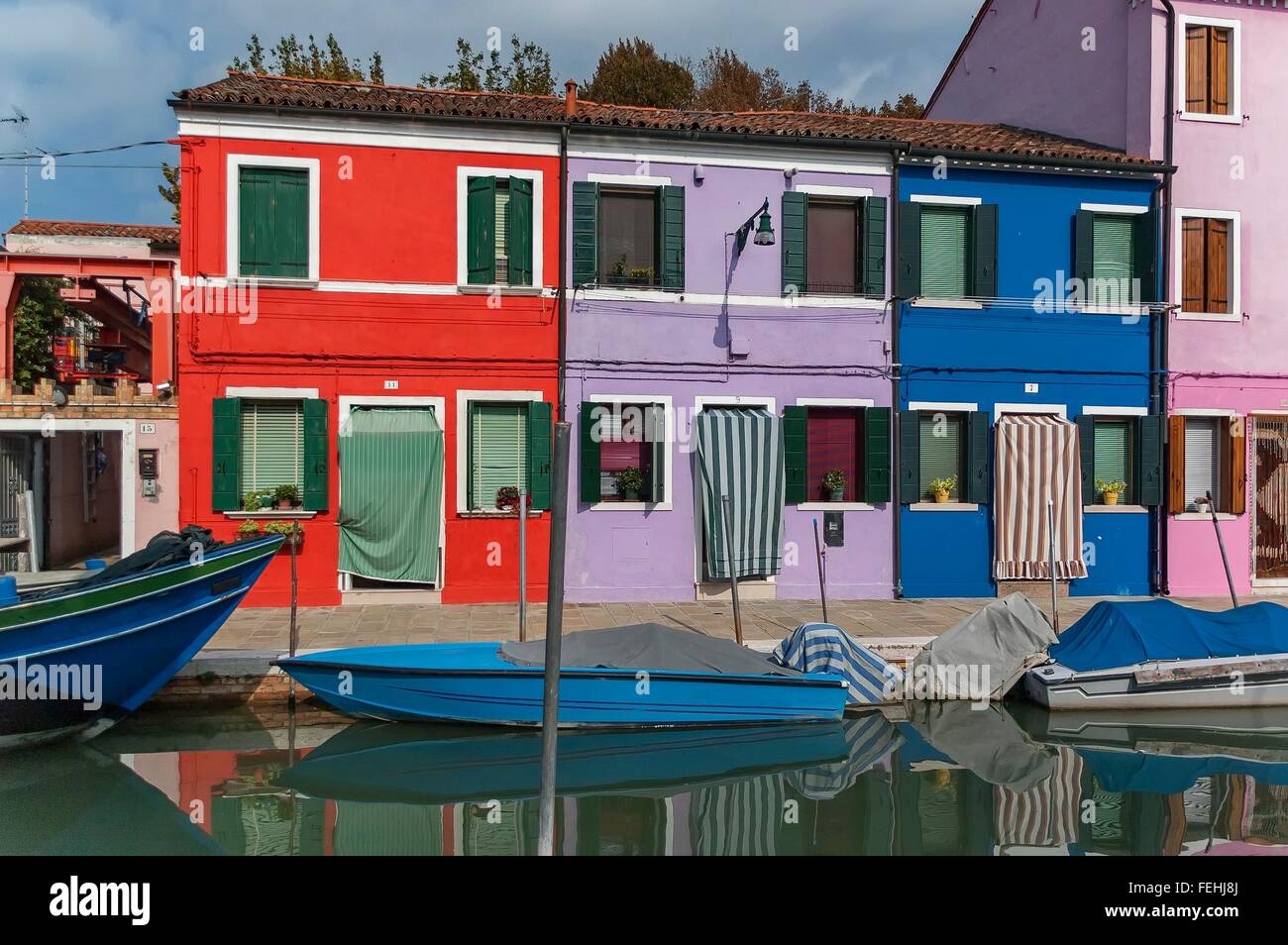 Bunte Häuser und Kanal Burano Insel, in der Nähe von Venedig, Italien, Europa Stockfoto