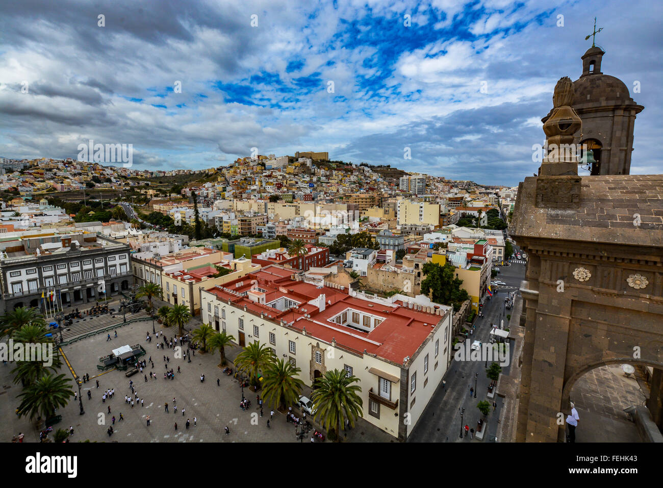 Panorama Blick auf Las Palmas de Gran Canaria an einem bewölkten Tag, Blick von der Kathedrale Santa Ana Stockfoto