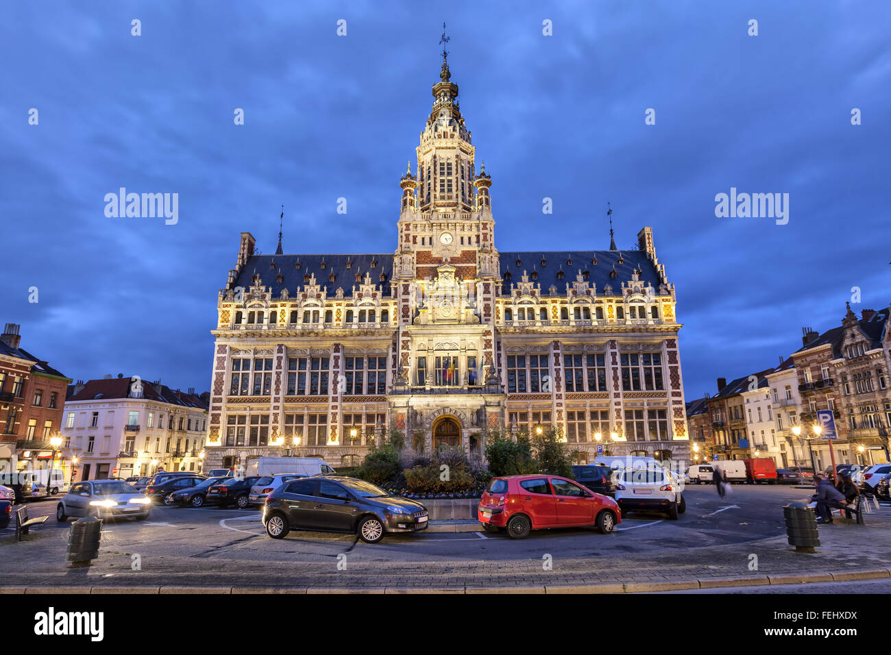 Rathaus von Schaerbeek Bezirk am Abend, Brüssel, Belgien Stockfoto