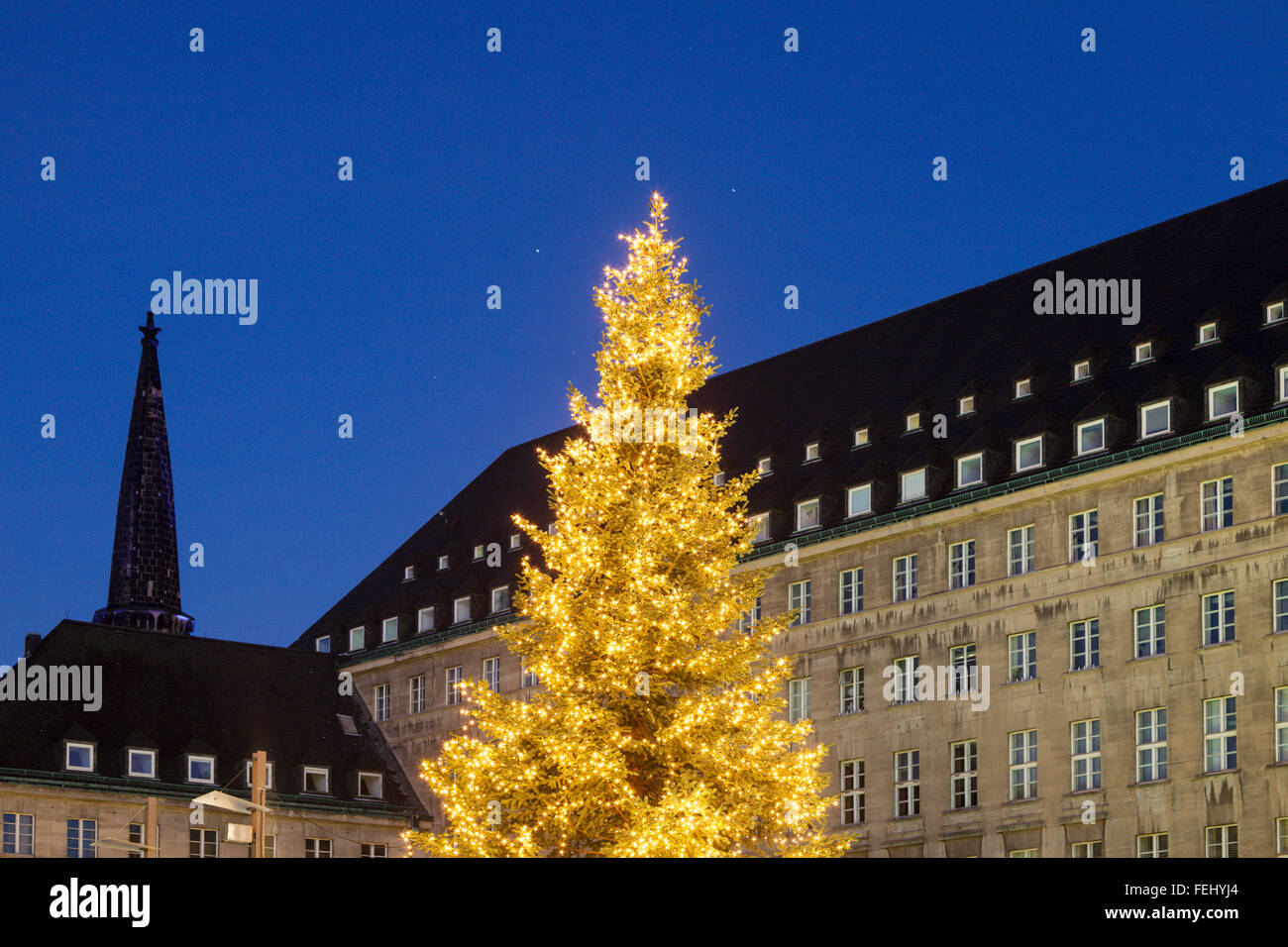 Bochumer Rathaus während der Weihnachtszeit Stockfoto