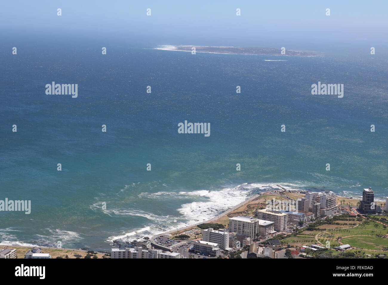 Green Point, Kapstadt, Südafrika mit Robben Island im Hintergrund Stockfoto