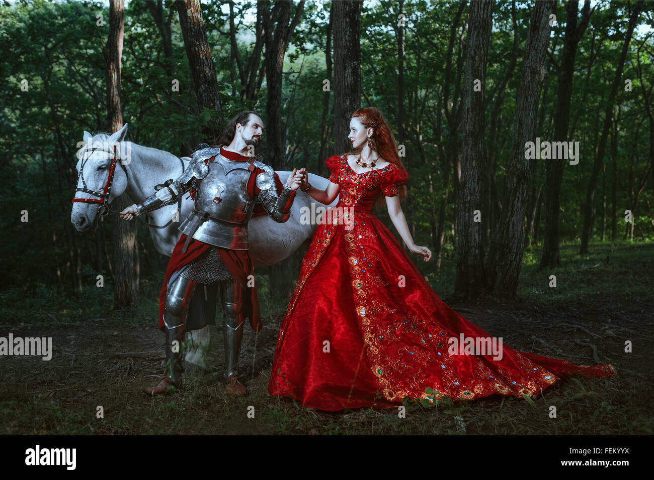Mittelalterliche Ritter mit Dame Stockfoto