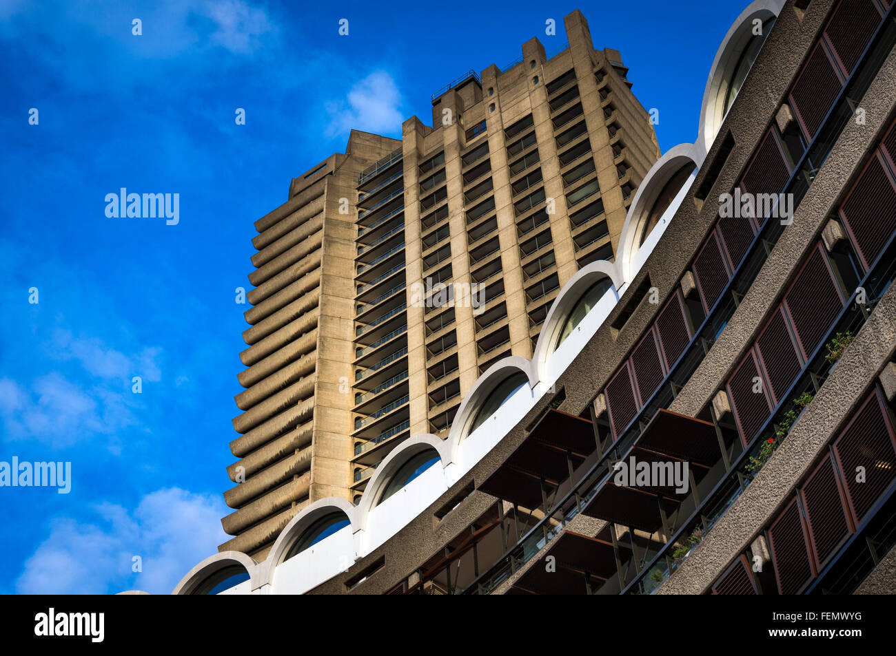 Moderne "Brutalismus" Gebäude in der Barbican Estate in der City of London, UK Stockfoto