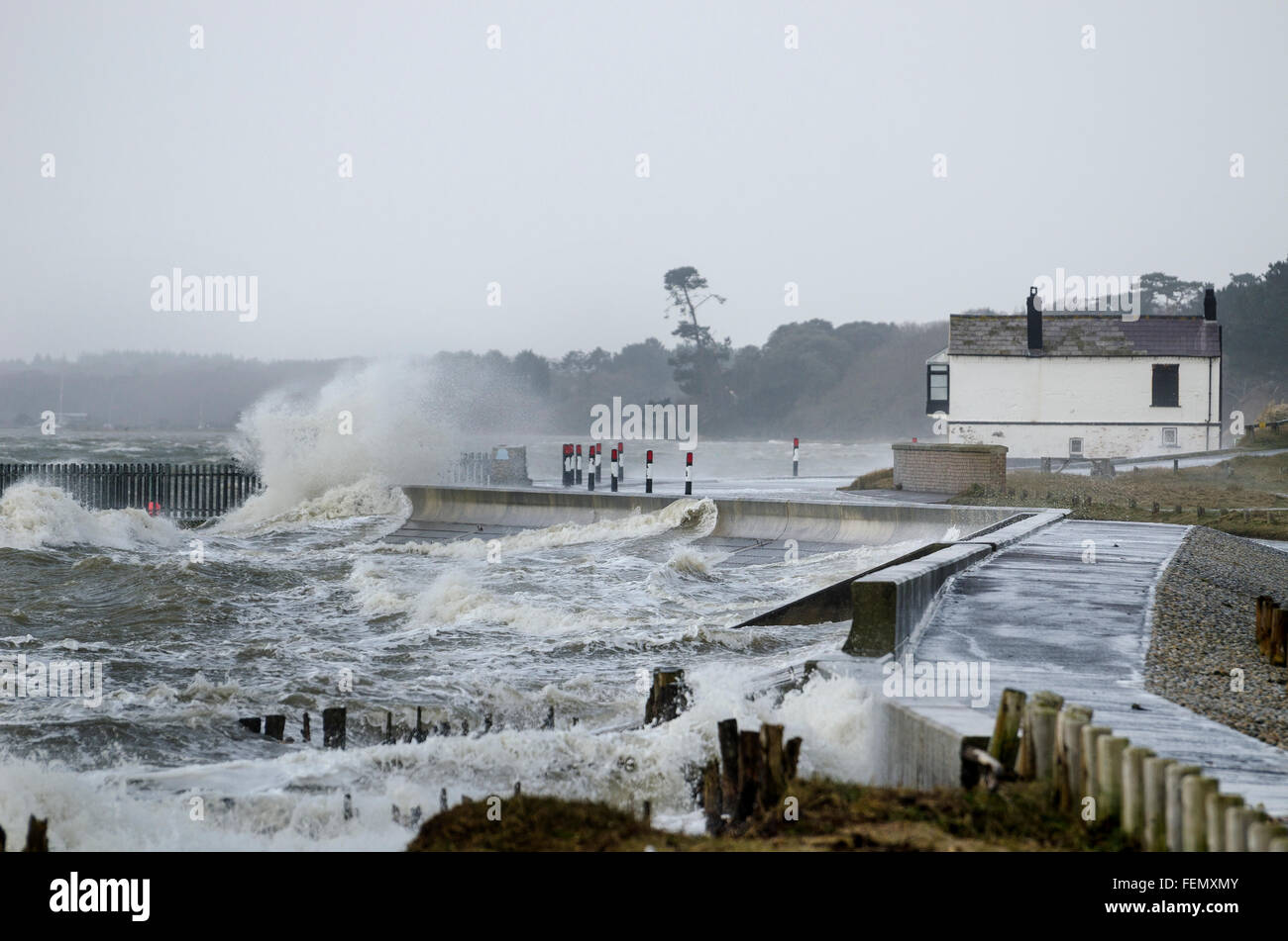 Lepe Beach, Hampshire, UK. 8. Februar 2016. Sturm Imogen Hits Südküste in Lepe beach Hampshire Credit: Howard West/Alamy Live-Nachrichten Stockfoto
