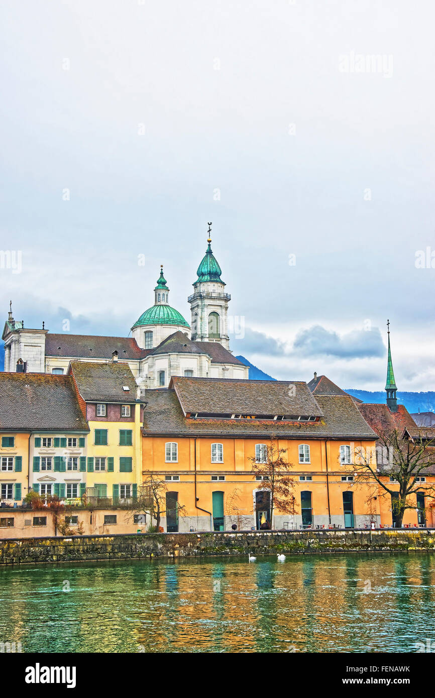 Waterfront und St. Ursus Kathedrale in Solothurn. Solothurn ist die