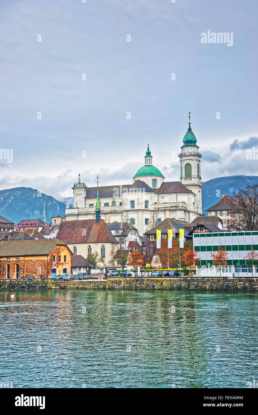 Waterfront und St. Ursus Kathedrale in Solothurn. Solothurn ist die