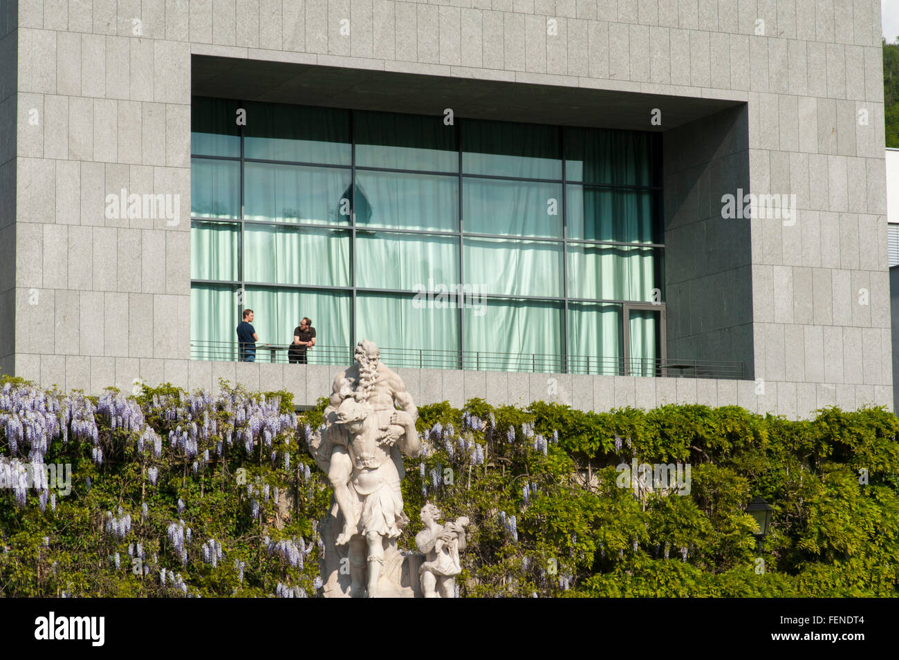 Gebäude der Universität Mozarteum im Mirabell Garten, das historische Zentrum der Stadt Salzburg, einem UNESCO-Welt-gen Stockfoto