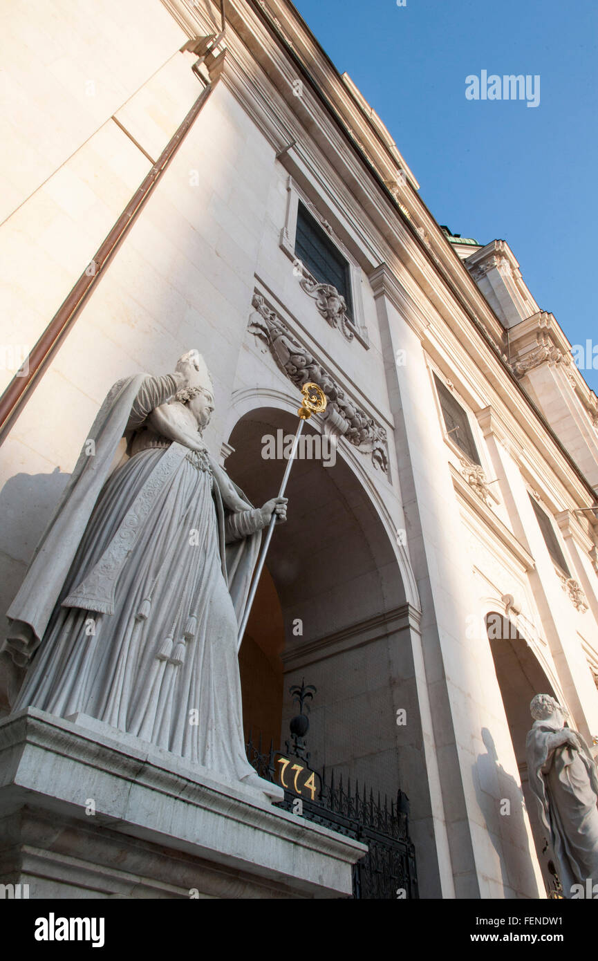Barocke Westfassade Dom, das historische Zentrum der Stadt Salzburg, ein UNESCO-Weltkulturerbe, Österreich Stockfoto