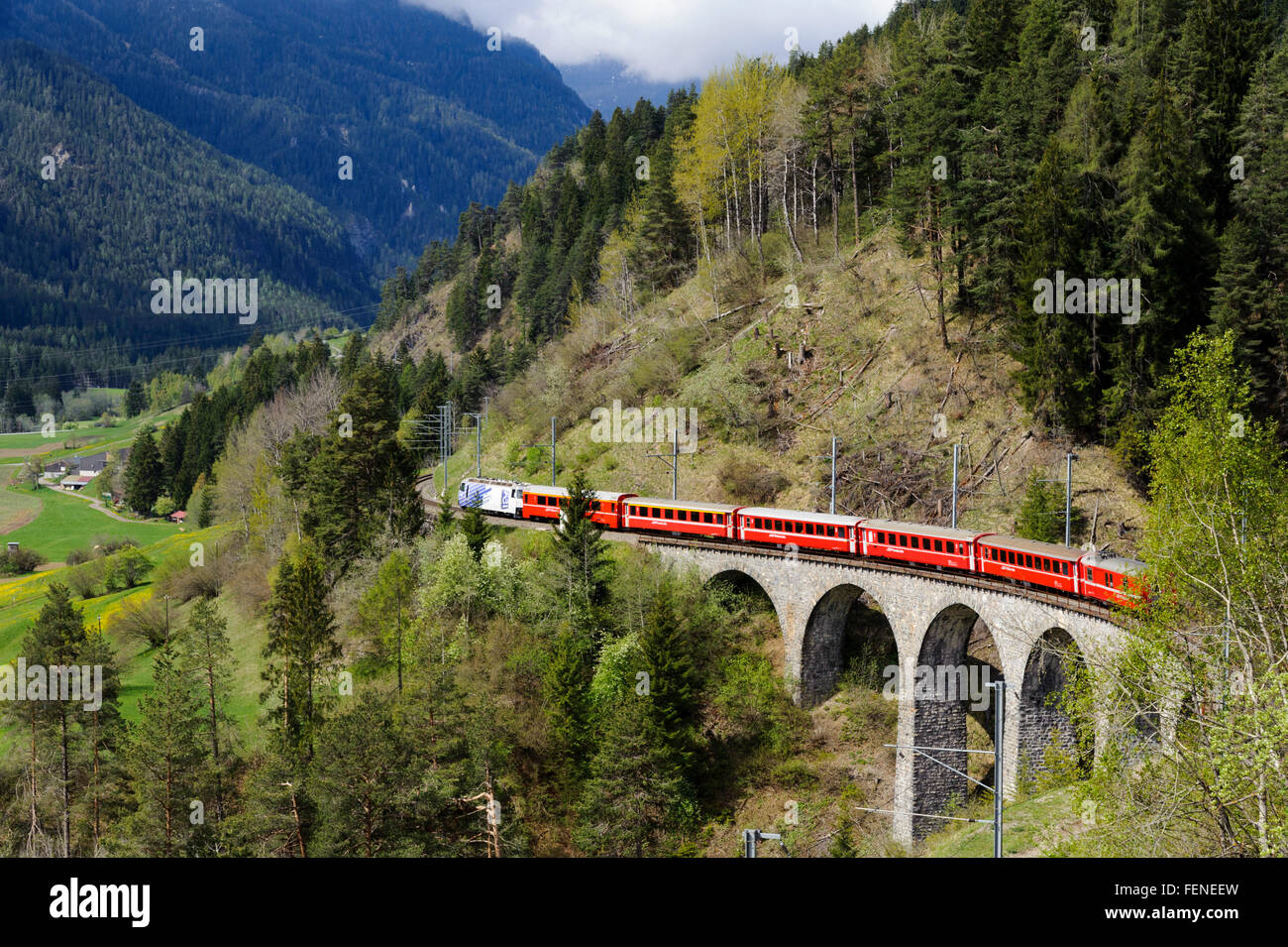 Schmittnerbach-Viadukt, Albula, UNESCO World Heritage Site Rhätische Bahn in der Albula, Kanton Graubünden, Schweiz Stockfoto