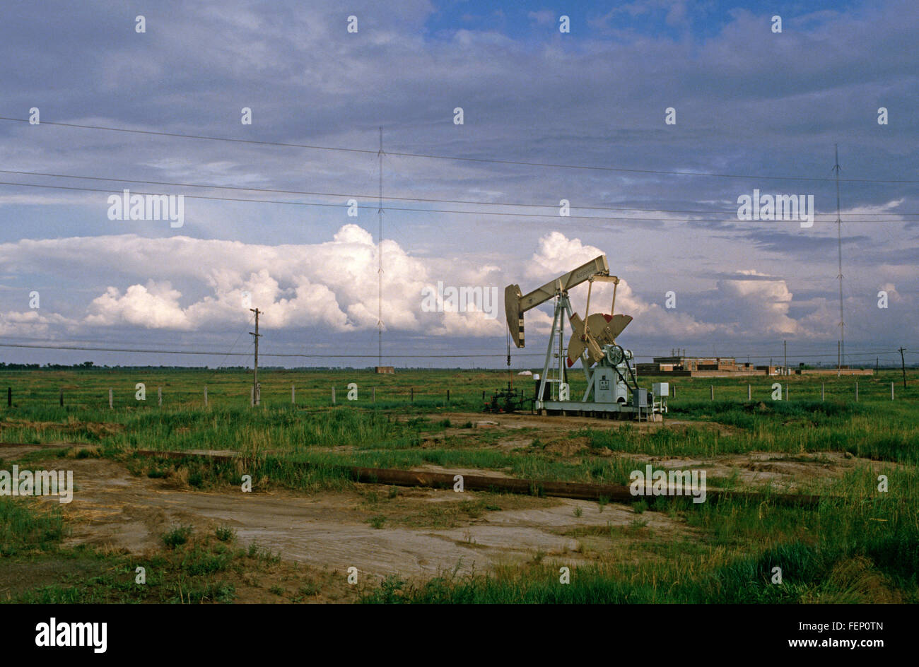 Ölpumpen, chinesische Ölarbeiterwohnungen, Daqing-Ölfelder, Provinz Heilongjiang, China Stockfoto