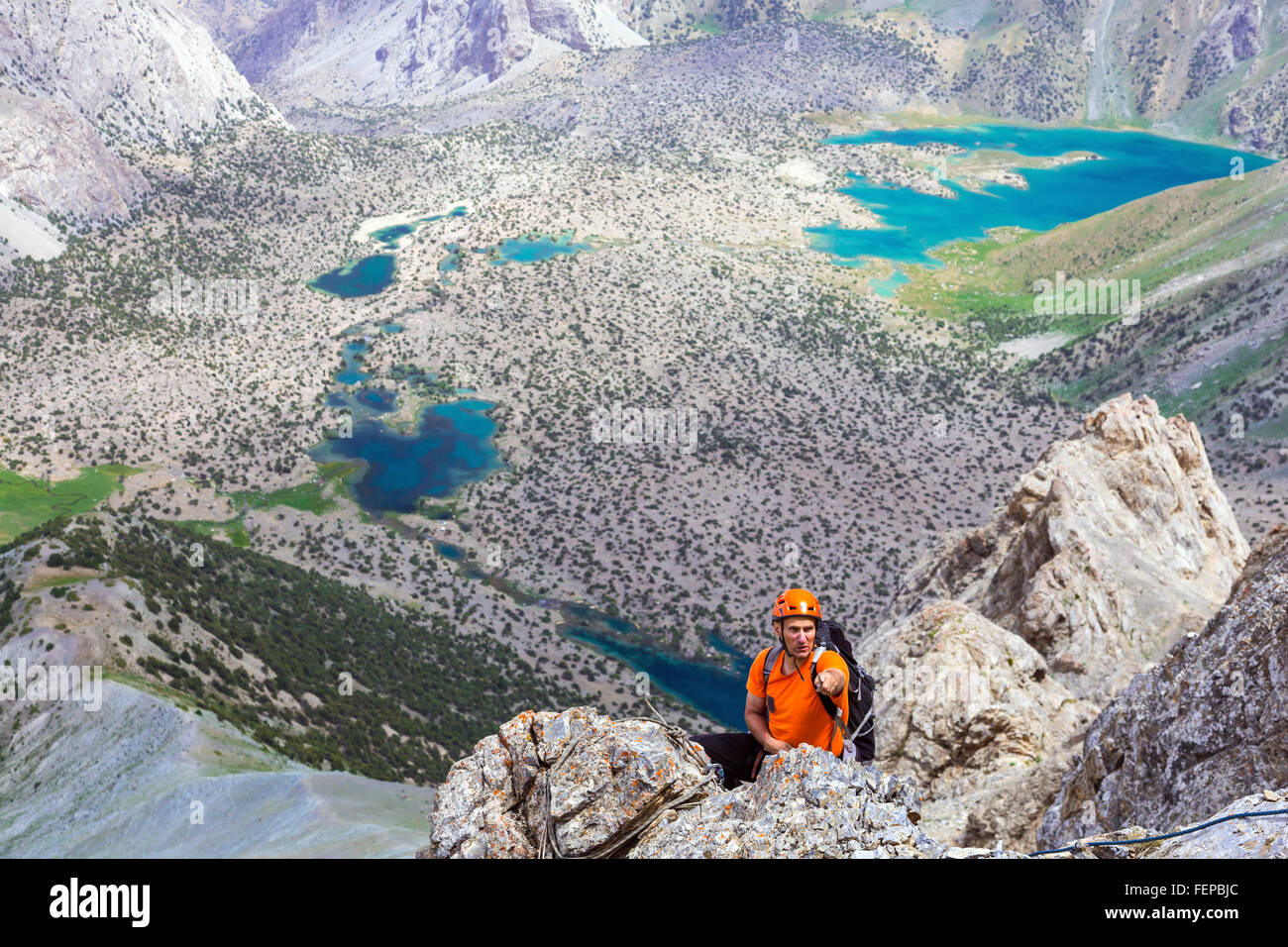 Bergführer zeigen Stockfoto