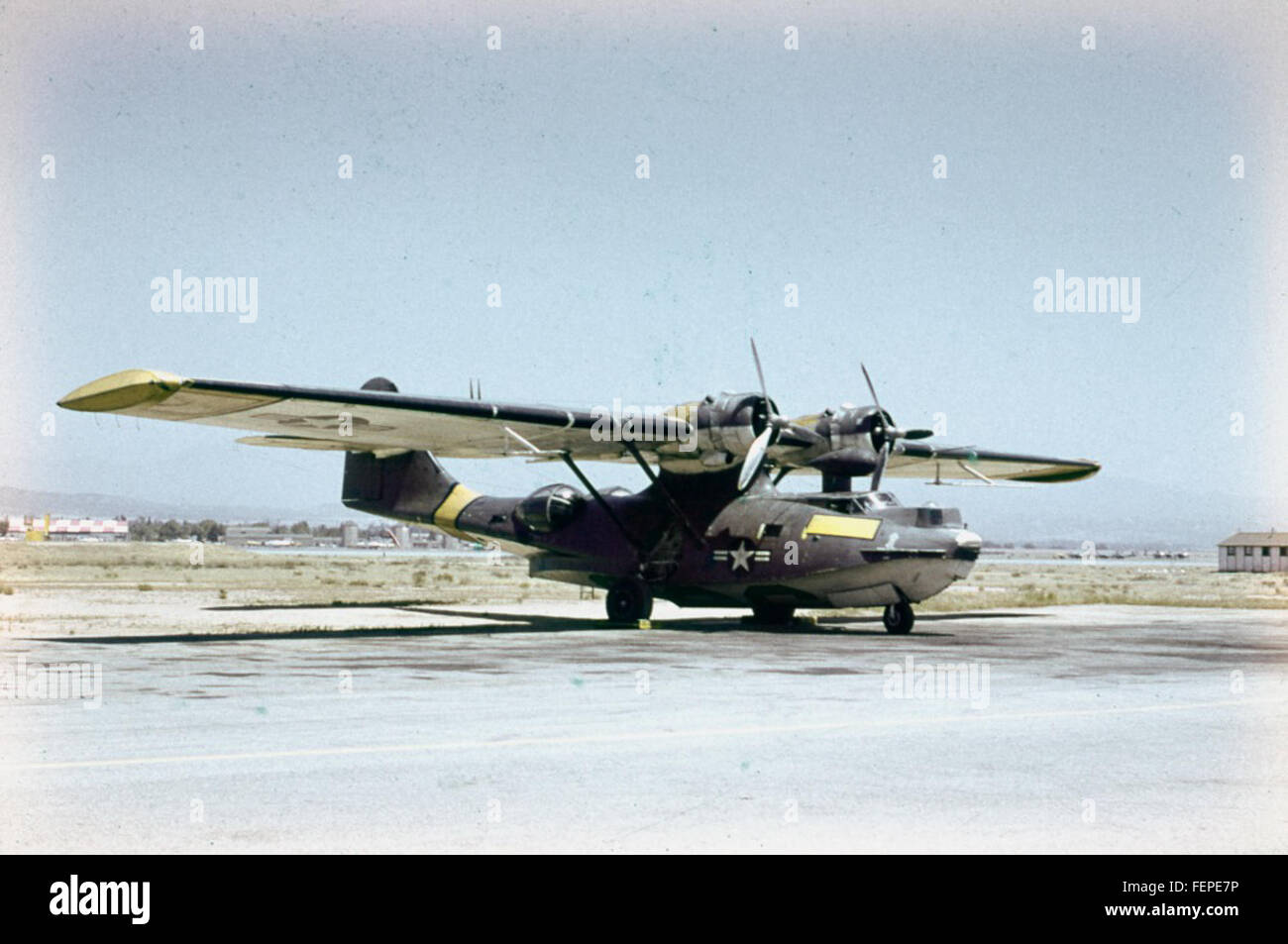 Die Consolidated OA-10A, die 1948–49 auf dem March Field abgebildet wurde, war ein militärisches Aufklärungs- und Transportflugzeug, das in der Zeit nach dem Zweiten Weltkrieg eingesetzt wurde. Das Design trug zur Gestaltung moderner Militärflugzeuge bei. Stockfoto