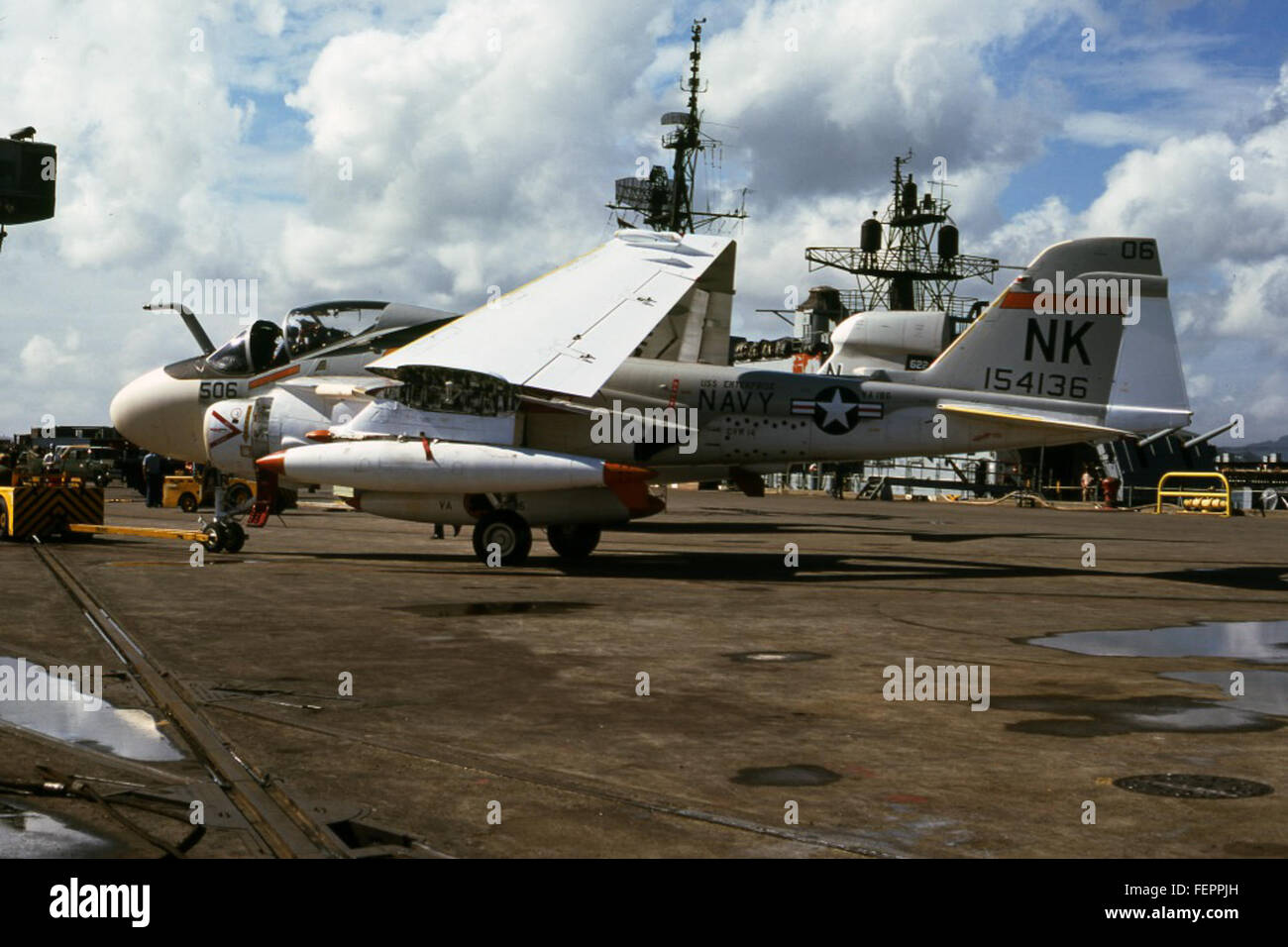 Grumman A-6E Intruder 154136 VA-197 USS Enterprise NAS Alameda 10. Oktober 75 Peter B Lewis Grumman A-6E Intruder 154136 VA-197 USS Enterprise NAS Alameda 10. Oktober 75 Stockfoto