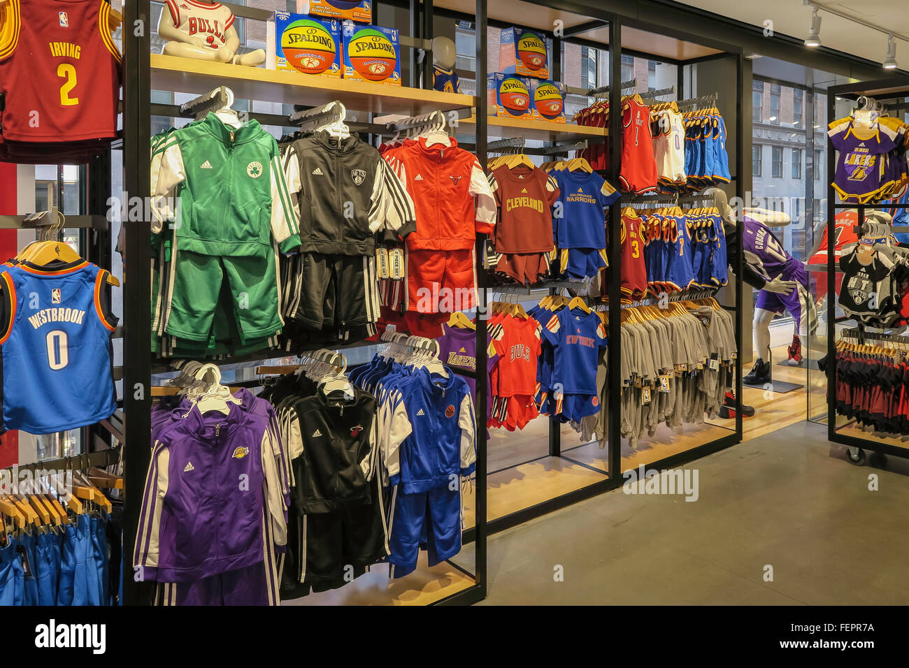 NBA-Flagship-Store, 545 Fifth Avenue, New York Stockfoto