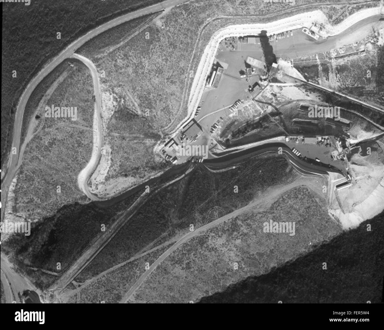 Dieses Bild aus der Atlas negative Collection bietet einen historischen Schnappschuss, der einen Moment zeigt, der während des frühen 20. Jahrhunderts aufgenommen wurde, und bewahrt eine visuelle Aufzeichnung der Vergangenheit. Stockfoto