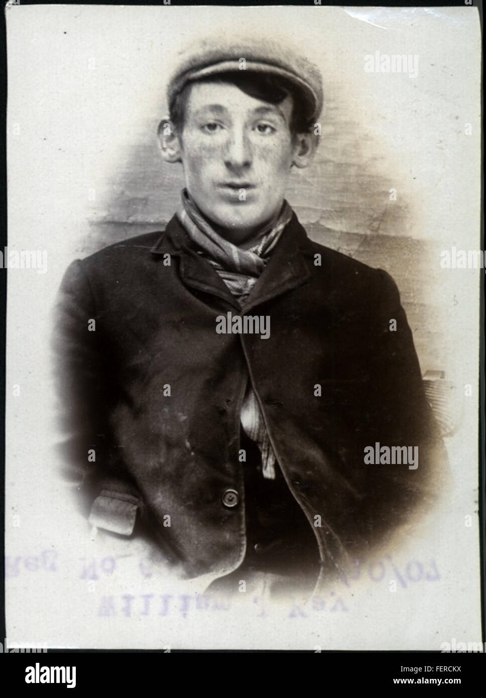 Ein Fahndungsfoto von William J. Kay, der im Oktober 1907 in North Shields wegen des Verdachts verhaftet wurde, ein Verbrechen geplant zu haben. Das Foto zeigt das Porträt und die Gesichtszüge des Verbrechers. Stockfoto