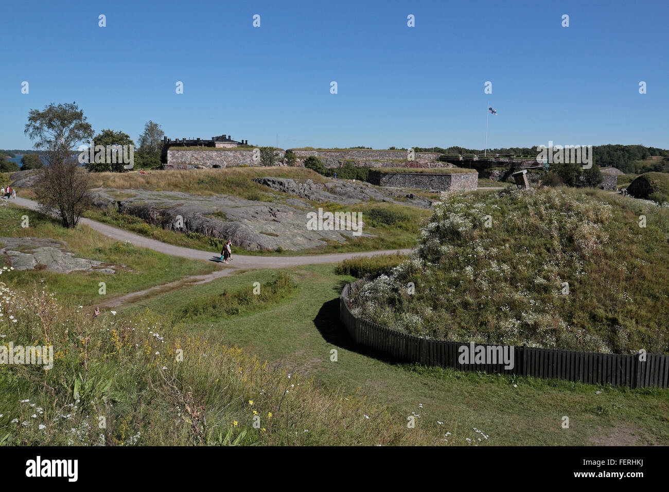 Allgemeine Übersicht über das Innere der Festung Kustaanmiekka auf den Inseln der Festung Suomenlinna, Helsinki, Finnland. Stockfoto