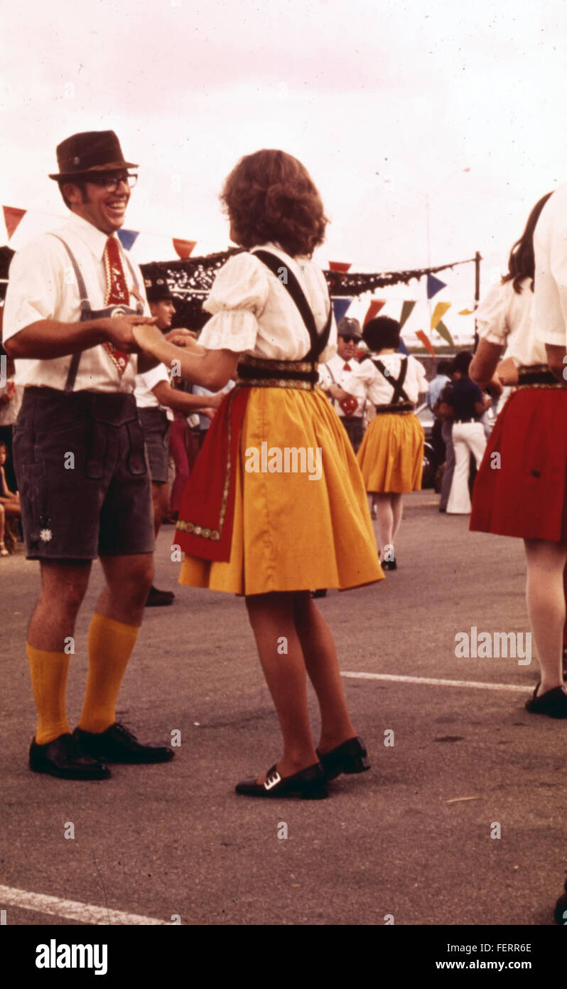 Fandangle bezieht sich auf ein historisches Ereignis oder Festival, das oft traditionelle Kunst und Darbietungen umfasst und in Texas und anderen Regionen des 20. Jahrhunderts beliebt ist. Stockfoto