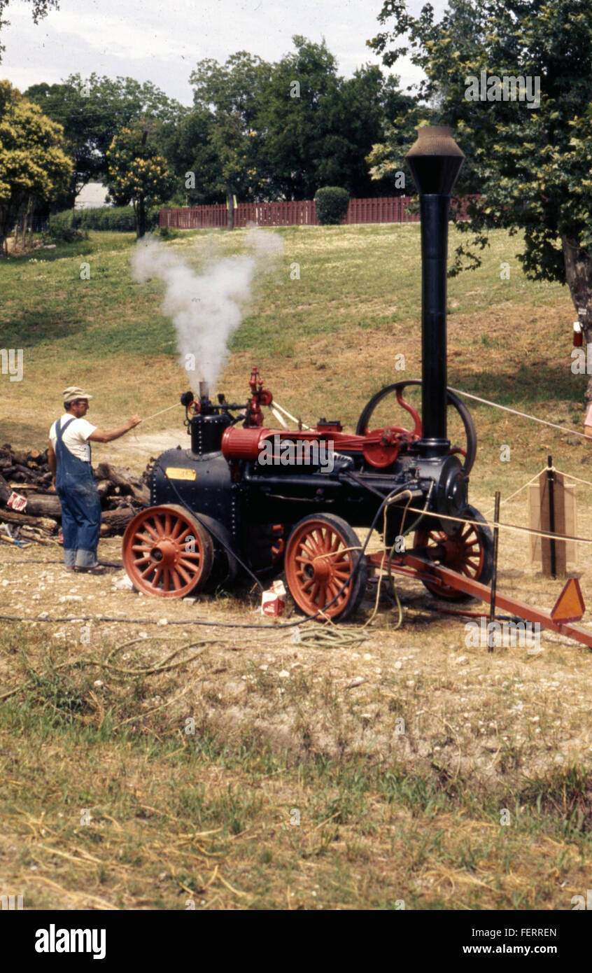 Die Texas State Arts and Crafts Fair in Kerrville, Texas, zeigt lokale Kunst, Kunsthandwerk und Kultur. Förderung des regionalen Handwerks und der Kreativität. Die Messe feiert texanische Kunst- und Handwerkstraditionen. Stockfoto