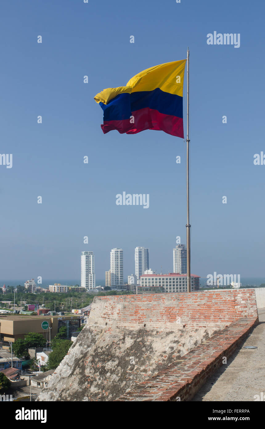 Kolumbianische Flagge auf dem Castillo de San Felipe de Barajas in Cartagena, Kolumbien Stockfoto