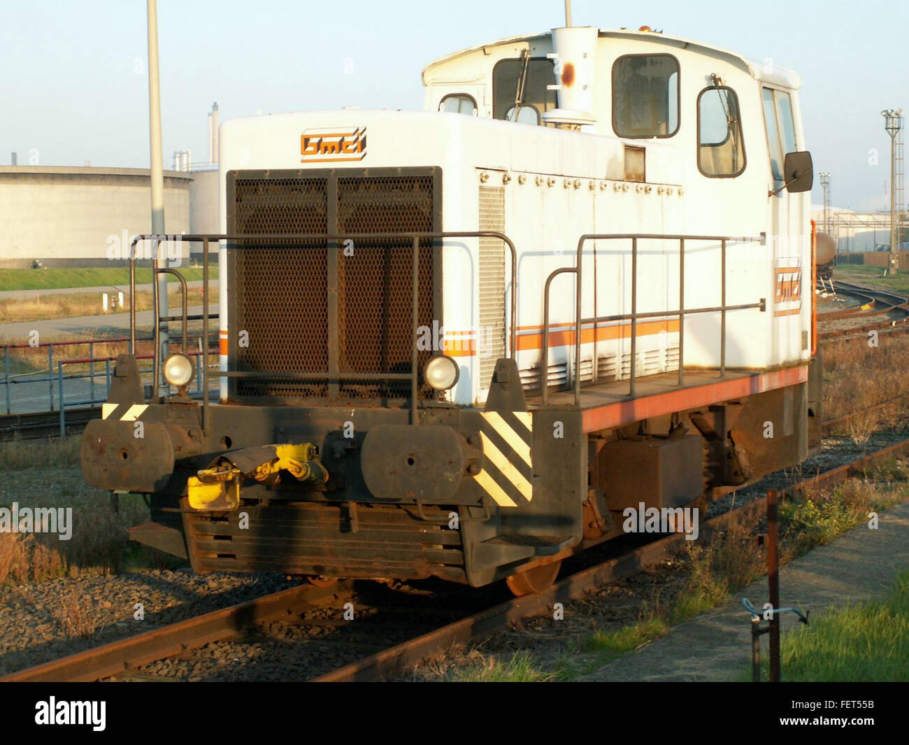 Die GMCI General Management Company International mit Sitz in Esso Antwerpen wird als Teil des Industriebetriebs im Antwerpener Hafen dargestellt, der am globalen Handels- und Logistikmanagement beteiligt ist. Stockfoto