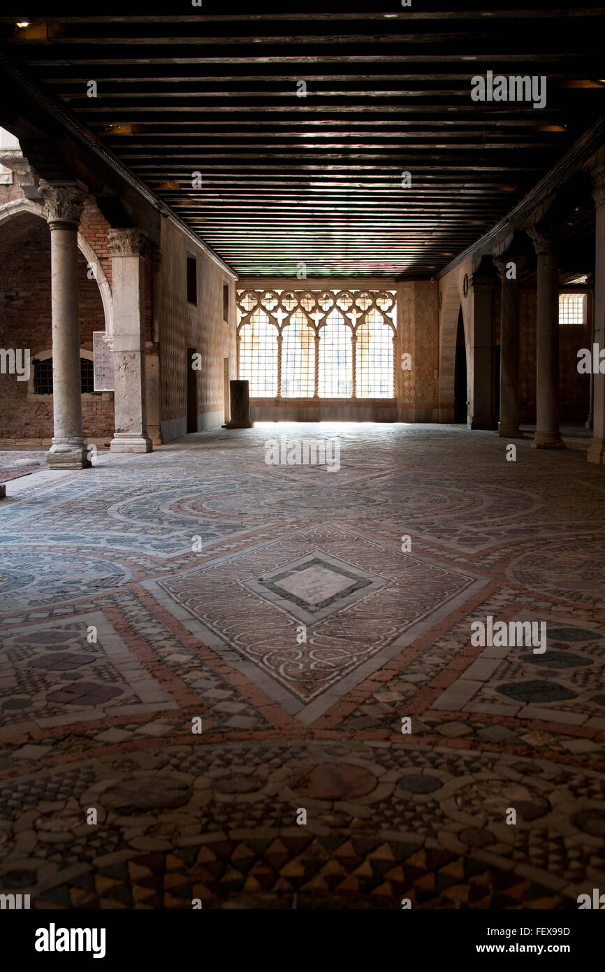 Kolonnaden Loggia und Eingang Halle oder Portego de Mezo in der Ca'd ' Oro Venedig Italien Stockfoto