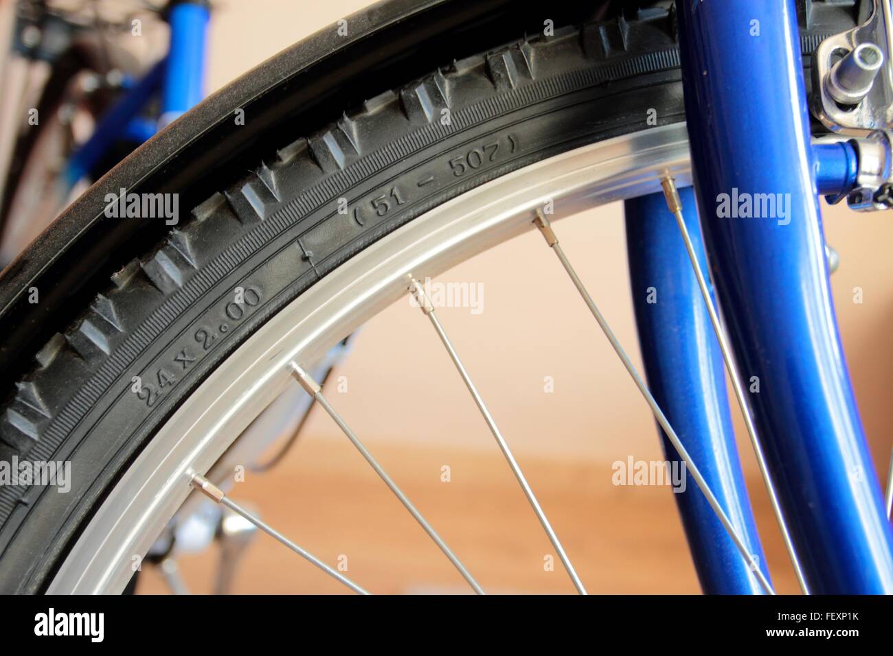 Fahrradreifen. Mountain Bike Rad Reifen mit Größe Zahlen Stockfoto
