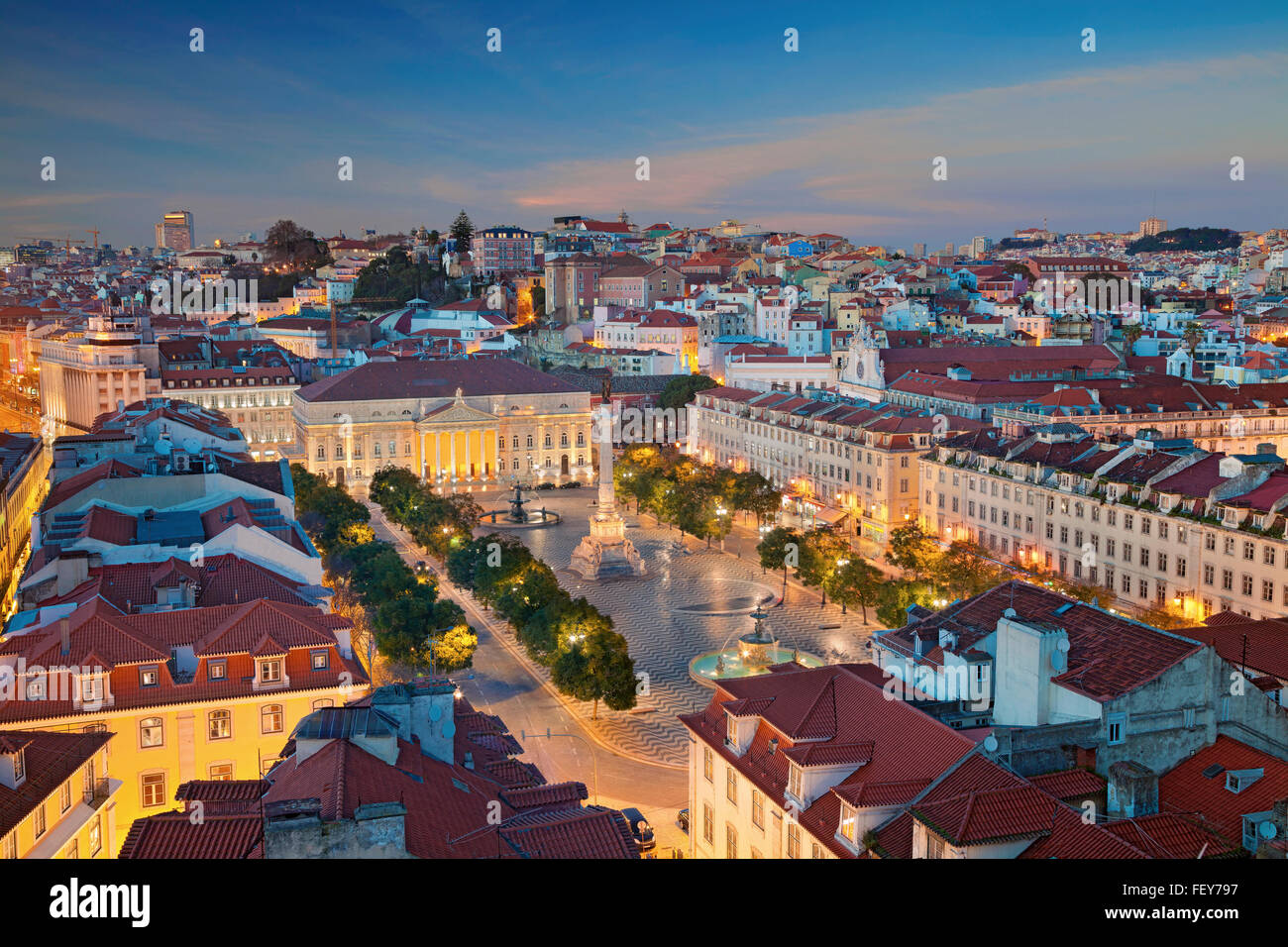 Lissabon. Bild von Lissabon während der blauen Dämmerstunde. Stockfoto