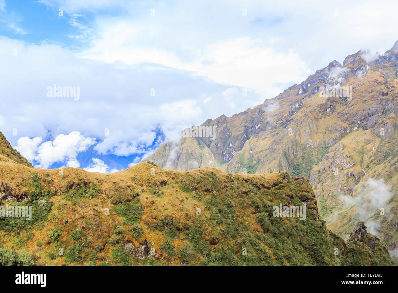 Inka-Trail nach Machu Picchu (auch bekannt als Camino Inca). In den Anden gelegen, führt der Weg durch mehrere ty Stockfoto