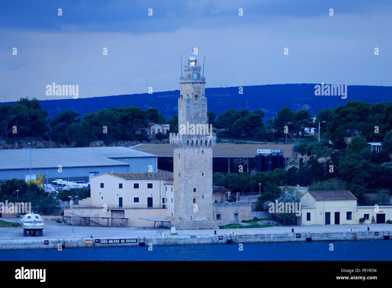 San Carlos Leuchtturm, Hafen von Palma de Mallorca, Mallorca, Balaeric Inseln, Spanien, Europa Stockfoto