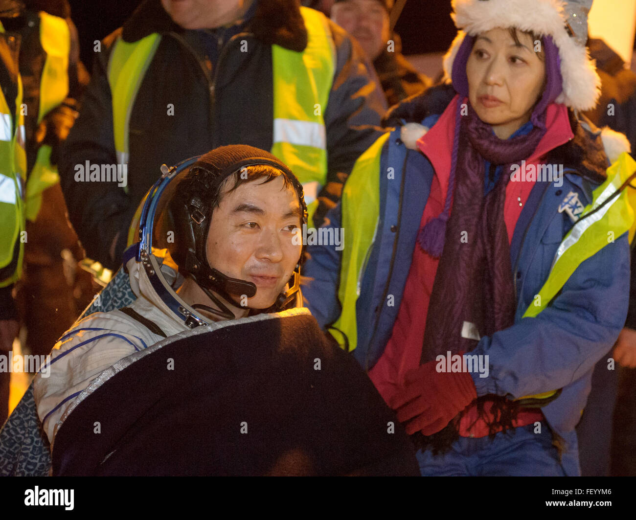 Expedition 45 Astronauten kehren an Bord der Sojus TMA-17M zurück und landen in Kasachstan, nachdem sie ihre Mission an Bord der ISS beendet hatten. Die Besatzung umfasst Kosmonaut Andrey Shelepin und Mitglieder der JAXA. Stockfoto