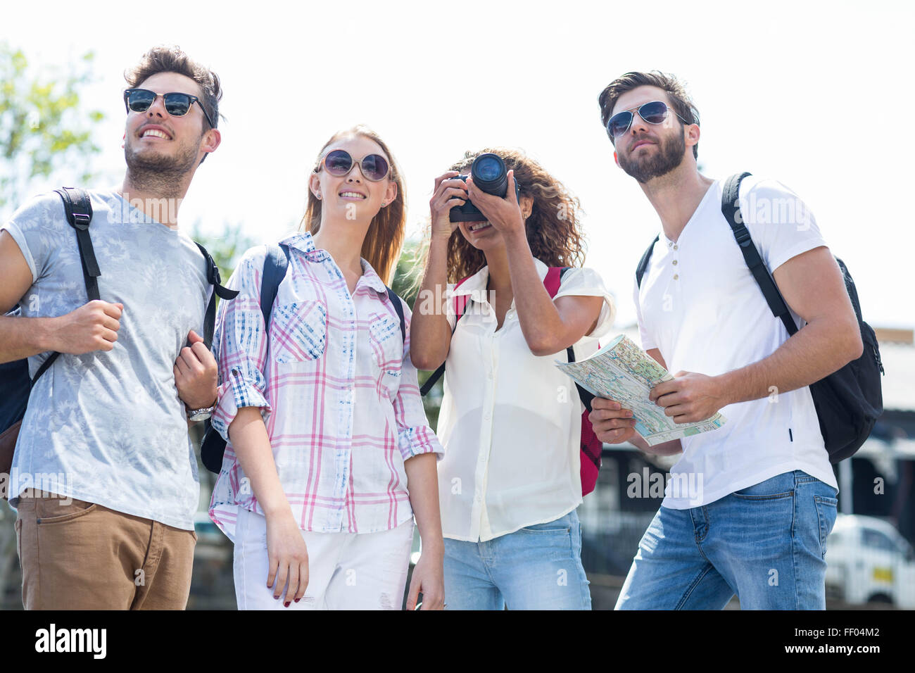 Hip Freunden, die eine Stadt Stockfoto