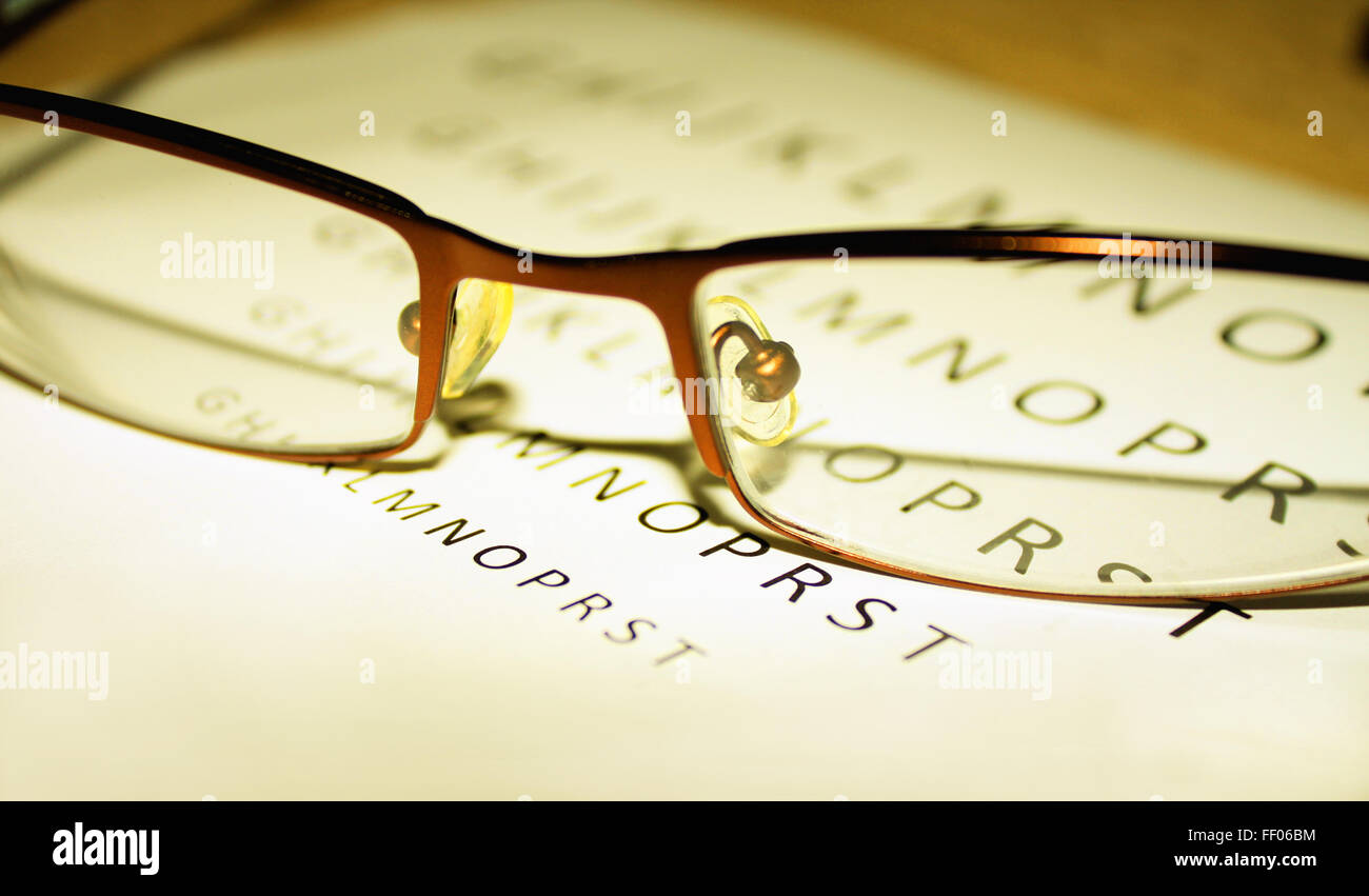 Probleme mit der vision, wenn wir lesen Stockfoto