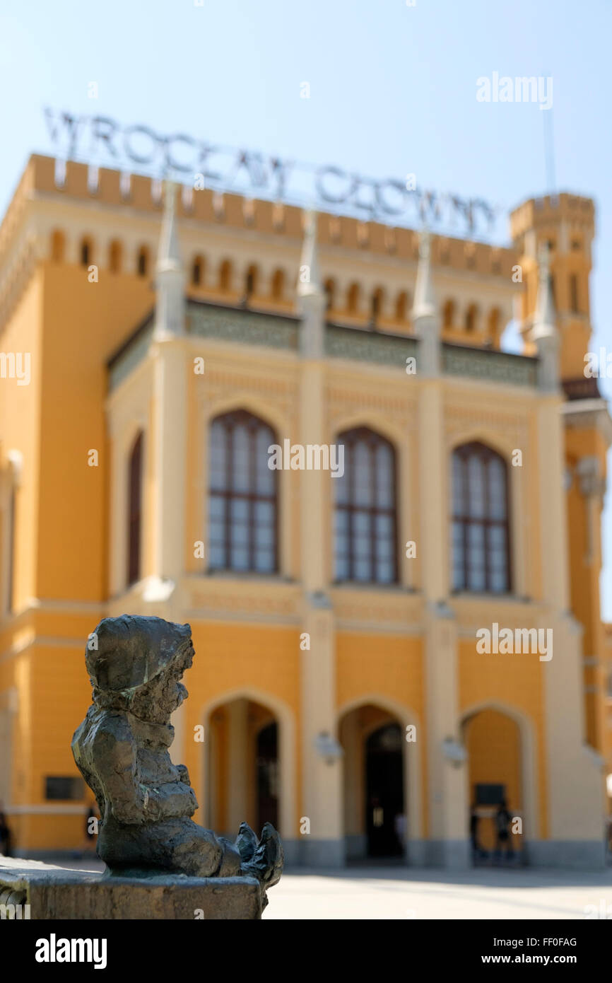 Eines der vielen Gnomen und Zwergen zu verbreiten um die polnische Stadt Wrocław, eine Europäische Kulturhauptstadt für das Jahr 2016. Stockfoto