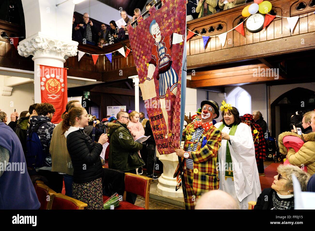 Clowns International sammeln in der Allerheiligen Kirche, London, für die 70. Jahresservice Grimaldi. Im Bild: Mattie Stockfoto