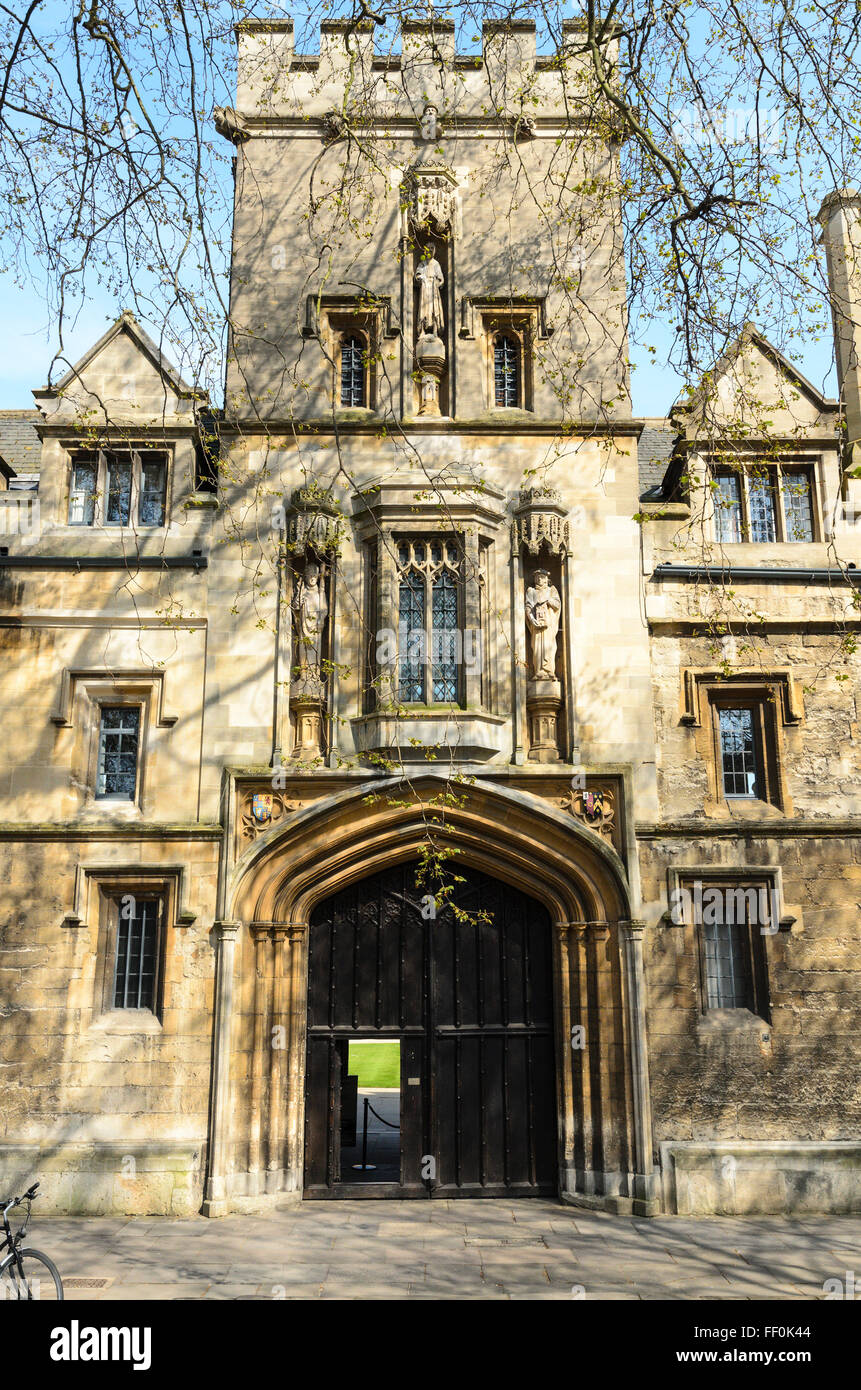 Der Eingang zum St. Johns College, St. Giles, Oxford, Oxfordshire, England, UK. Stockfoto